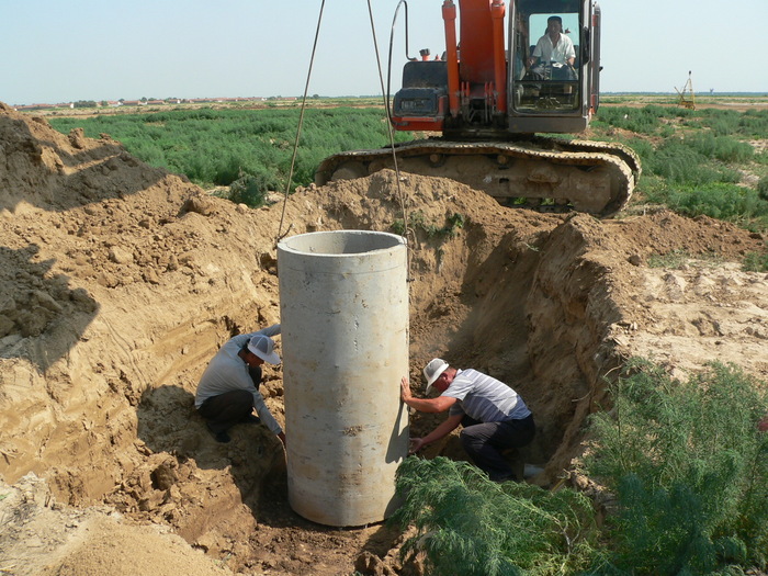 检查井安装 (1).JPG